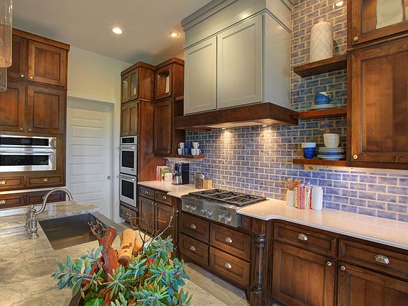 The Colinas II Kitchen