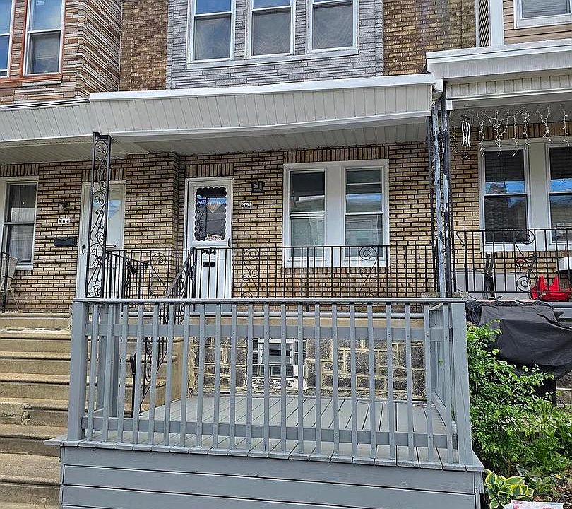 1st image of 962 Carver St