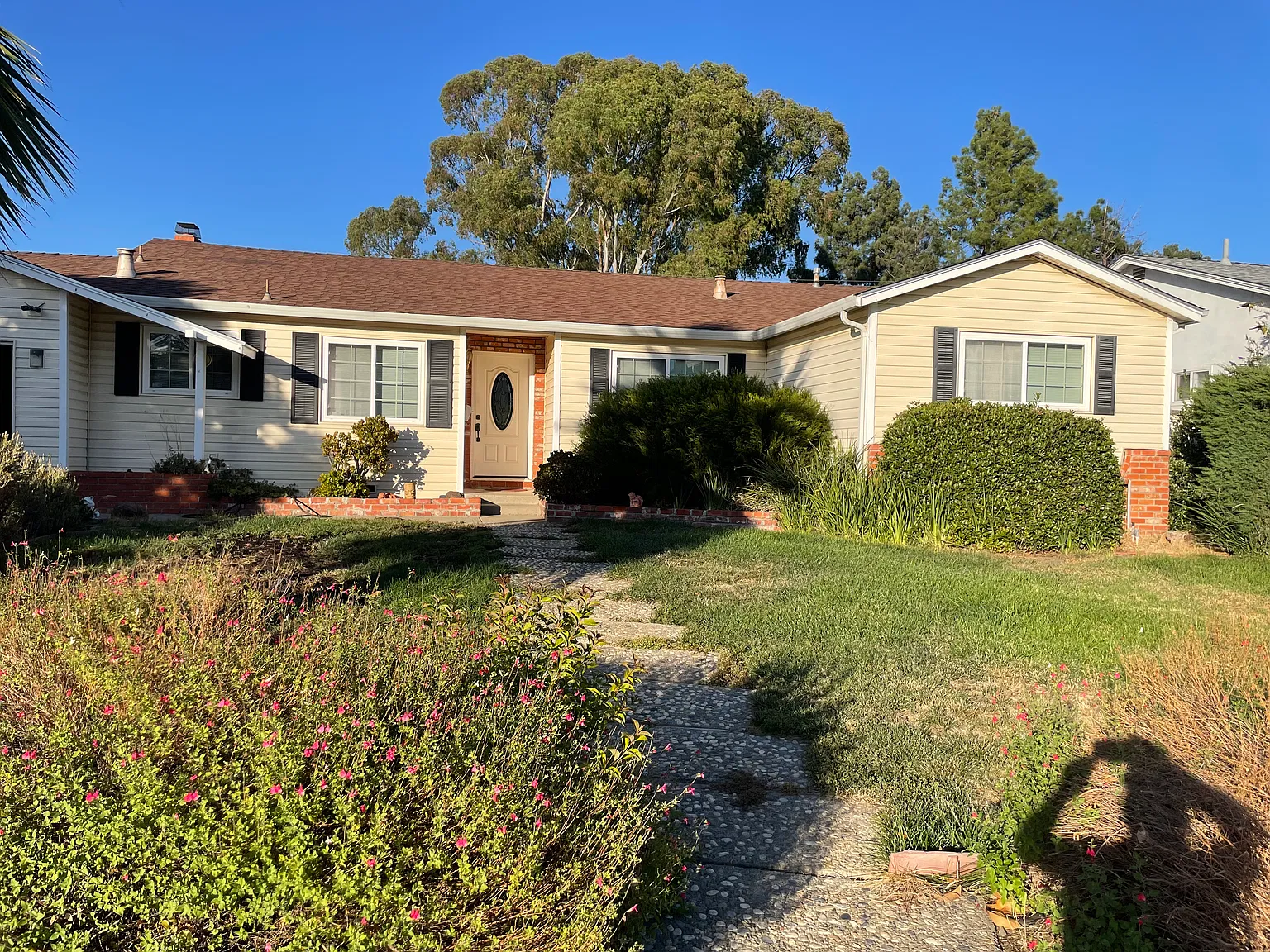 4 bed, 1717 sqft, $3,900 — Photo 4