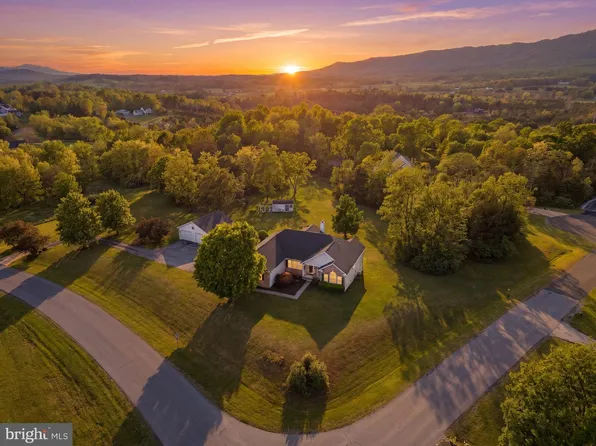 30 Savannah Dr, Strasburg, VA 22657