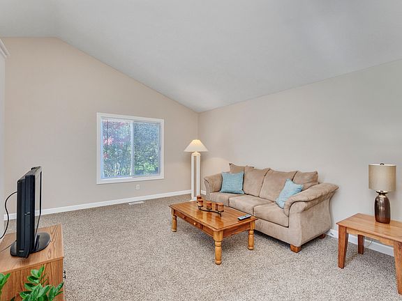 3rd image of 9029 Lenter Dr SE