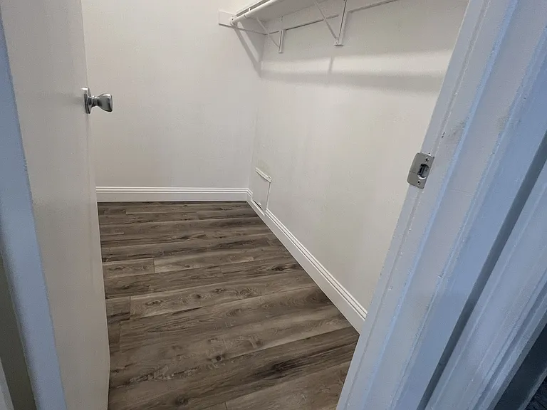 4713 Treanna Ave — Photo 5