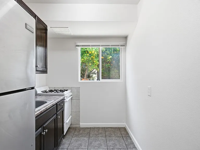 7101 Rugby Ave — Photo 9