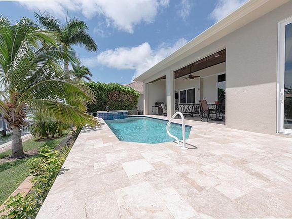 5th image of 428 Marquesas Ct
