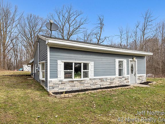 3rd image of 11769 Old Belding Rd NE