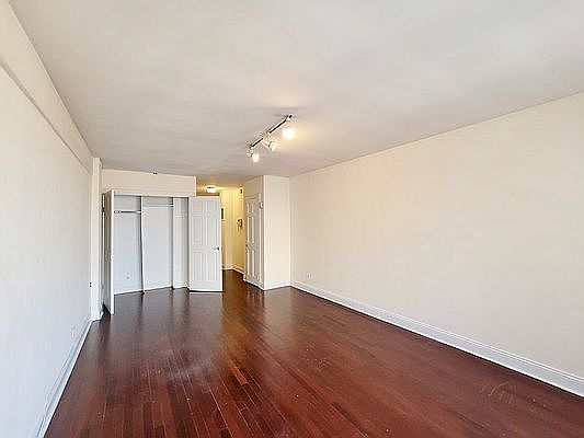 2nd image of 205 W 13th St #7X