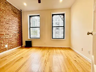 Rented by HOLTON REAL ESTATE INC.