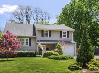 30 Hedge Dr, Oceanport, NJ