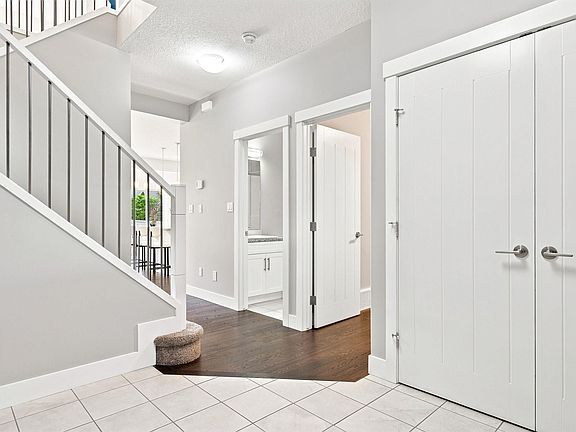 2nd image of 3741 Kidd Cres SW