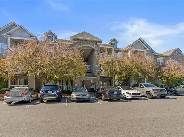 4455 Brassfield Dr Unit 209, Winston Salem, NC 27105