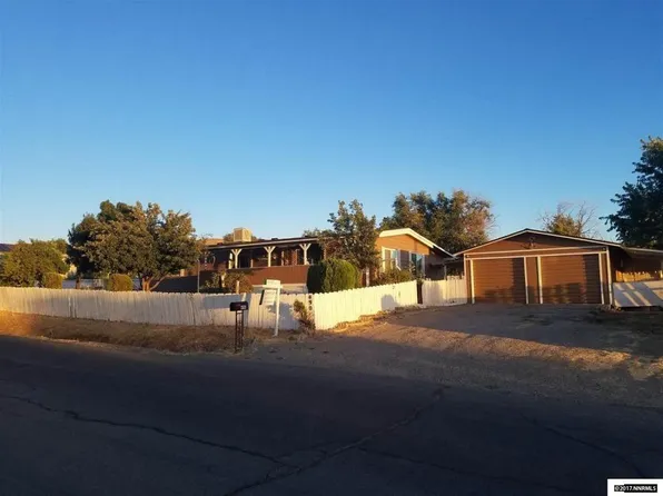 490 White Horse Dr, Sun Valley, NV 89433