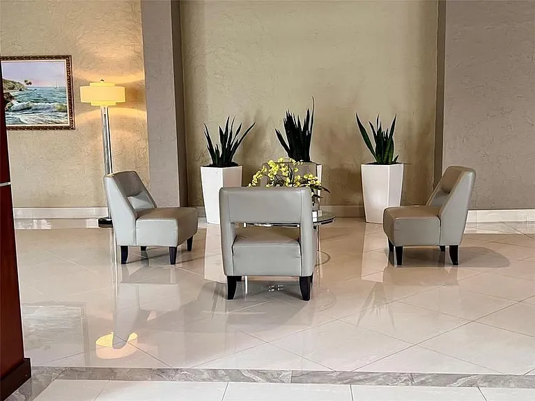 4250 Galt Ocean Dr #7K — Photo 11