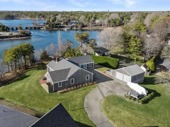 30 Captain Nickerson Ln, South Dennis, MA 02660