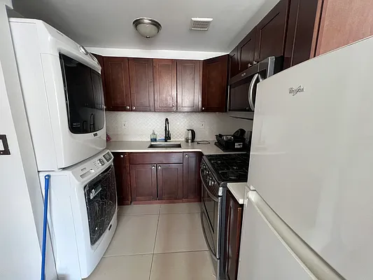 Rented by Highline Residential | media 12