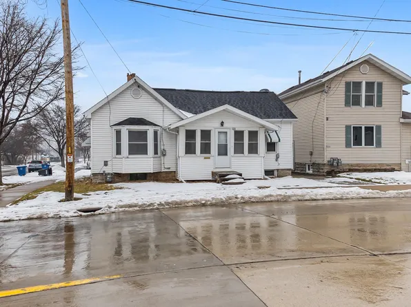 356 W 9th Ave, Oshkosh, WI 54902