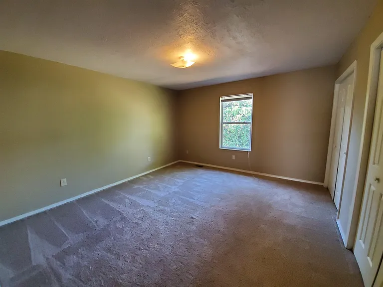 149 E Willow Ct — Photo 17