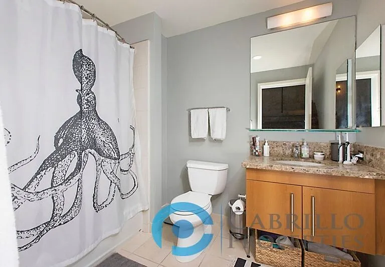 350 11th Ave #127 — Photo 10