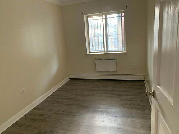4th image of 1798 Madison Ave #11