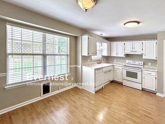5th image of 902 Wildrose Ct
