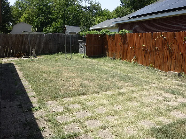 2725 Luzon Rd — Photo 33