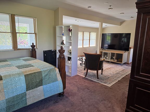5th image of 2412 S Eads St #3