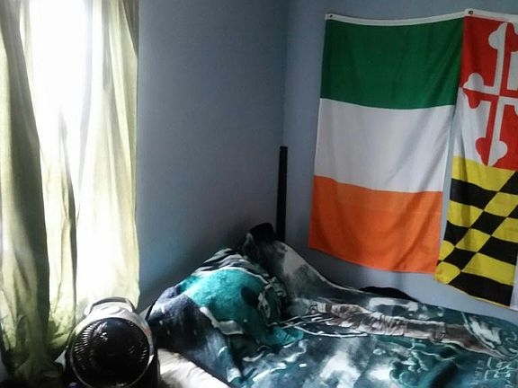 Middle Bedroom