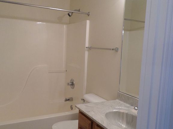 5th image of 100 Pinnacle Ct APT 212