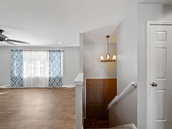 2nd image of 3206 Seiter Ln