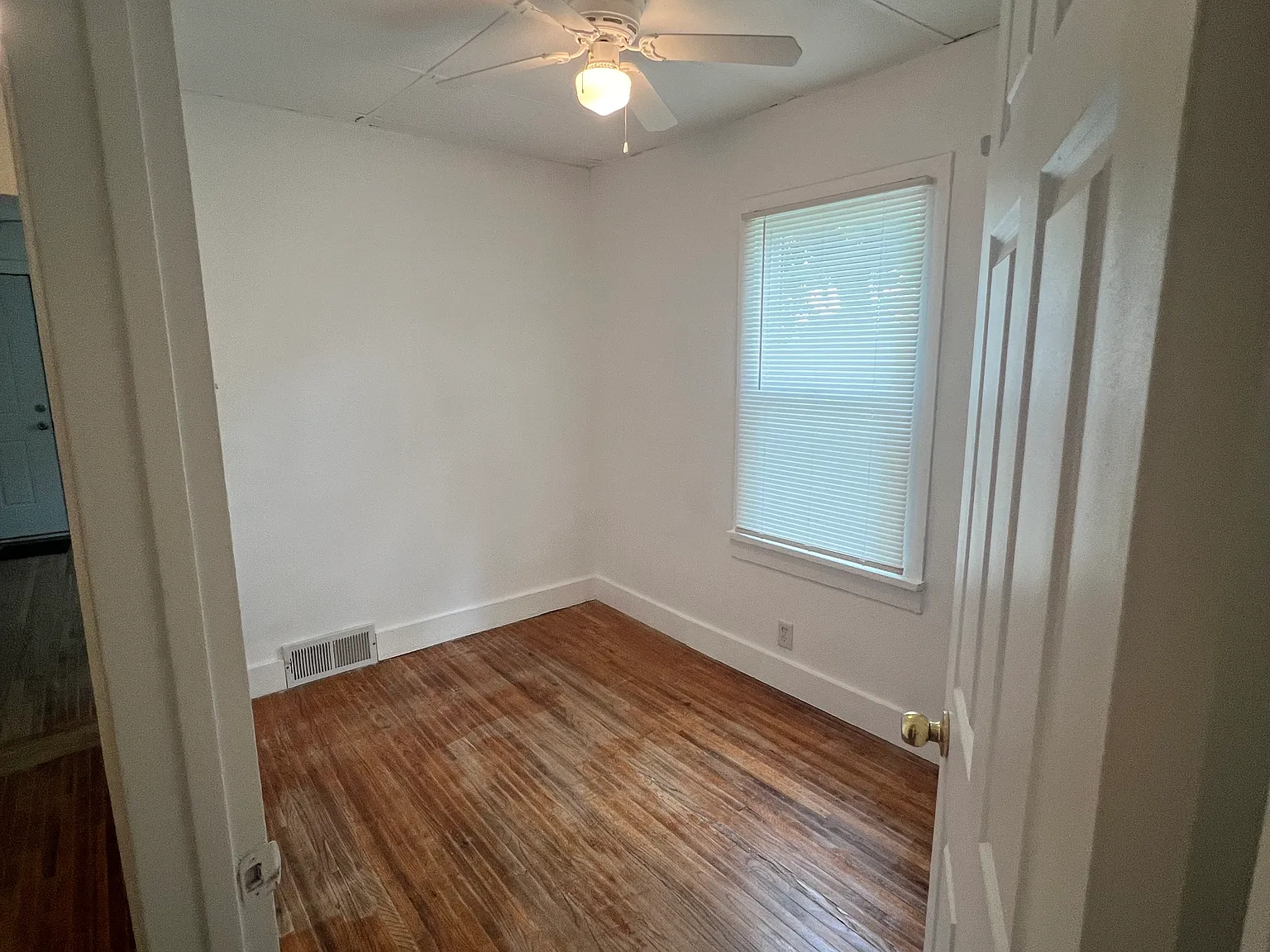 4 bed, 728 sqft, $1,500 — Photo 4