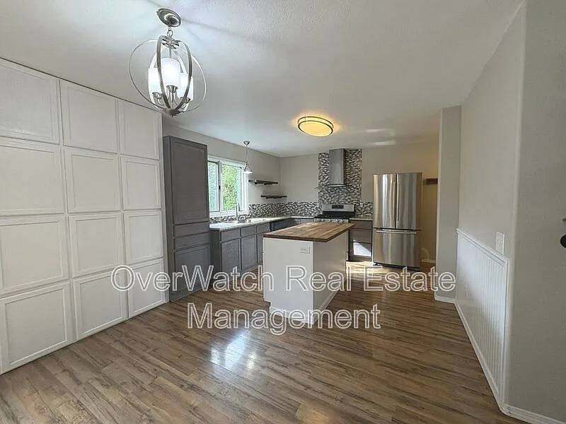 3 bed, 1.0 bath, $2,500 — Photo 3