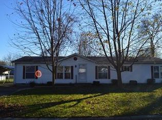 318 Laurel Dr, Chesterfield, IN 46017