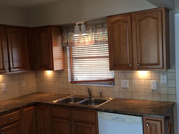 4th image of 8310 Vendome Blvd
