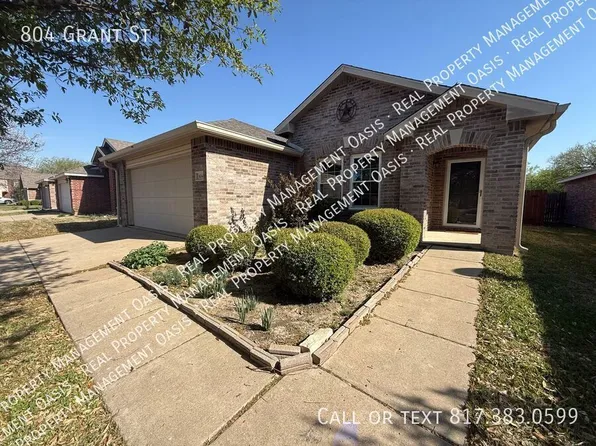 804 Grant St, Burleson, TX 76028
