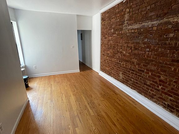4th image of 446 W 164th St #22
