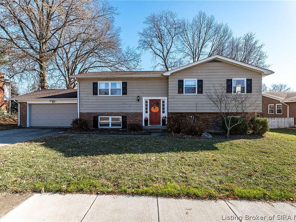 1st image of 924 Castlewood Dr