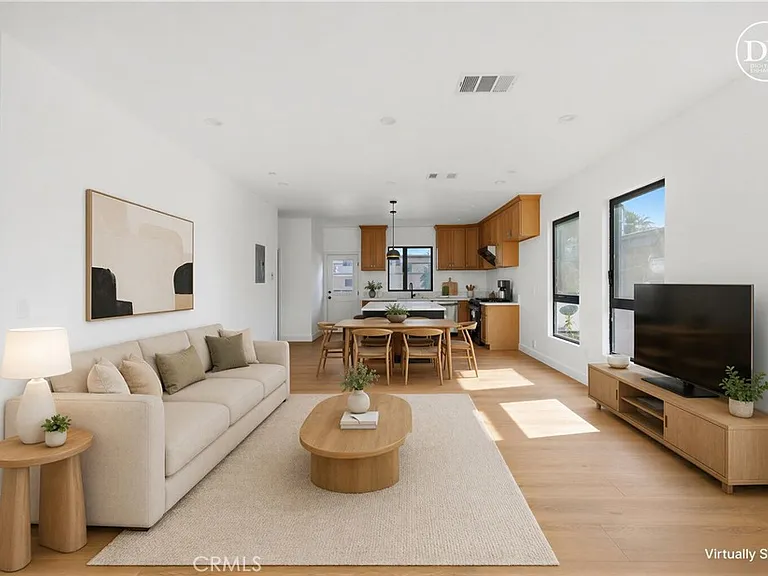 10156 Regent — Photo 1