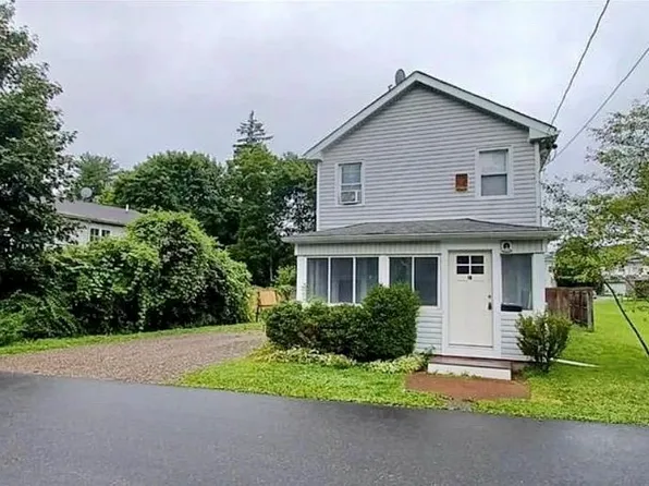 12 Elizabeth St, Red Hook, NY 12571