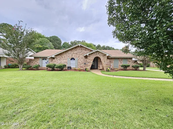 3540 Longstreet Dr, Pearl, MS 39208