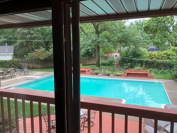 View-kitchen/dining room