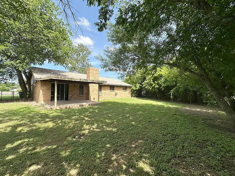2408 Lake Rd — Photo 29