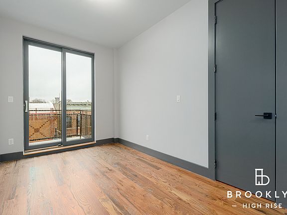 5th image of 1461 Gates Ave #3M