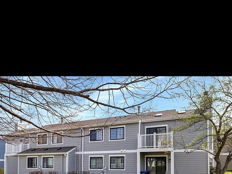 984 Westchester Cir — Photo 20