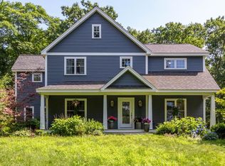 29 Farrwood Rd, Windham, NH 03087