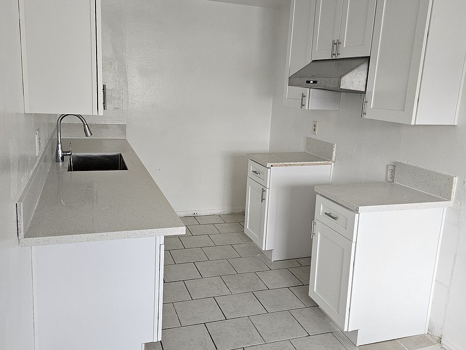 1st image of 4485 Bonnie Brae St APT 3