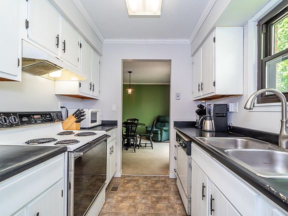 5th image of 7614 Brams Hill Dr