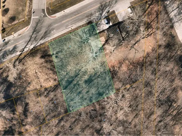 715 E College St, Independence, MO 64050