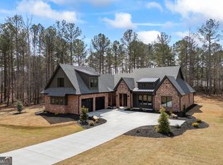 1080 Spratlin Mill Dr, Hull, GA 30646