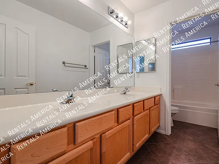 33251 N Symer Dr — Photo 29