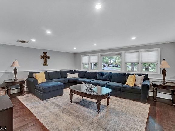 5th image of 50 Hoover Ave