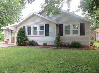 915 Peoria St, Lincoln, IL 62656